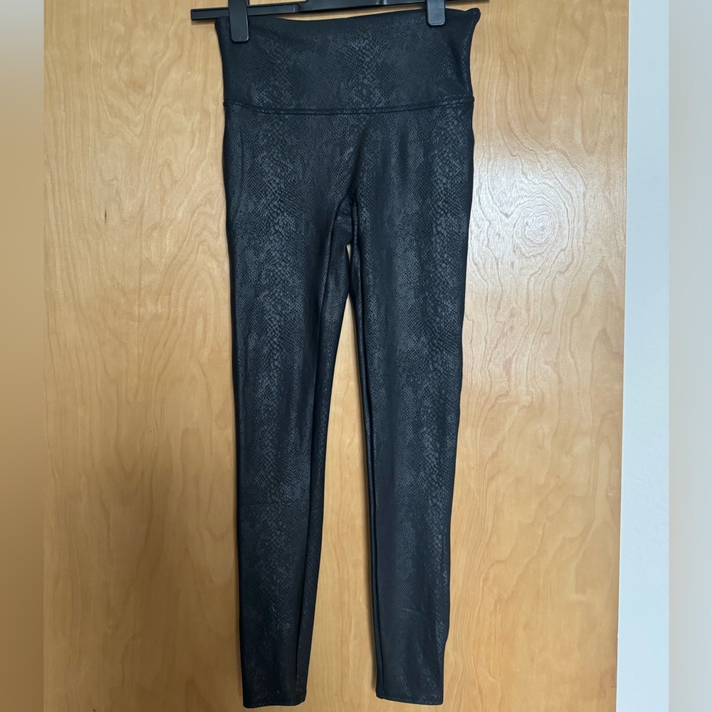 Spanx Faux Leather Snakeskin Leggings - never worn- perfect condition